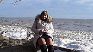 whoa fat milf hikes skirt outdoors pissing and flashing hairy pussy