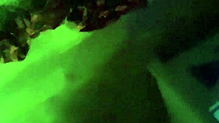 Tetek naik turunnya minta ledakan peju panas