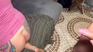 Freche Blondine hält rohe DP von drei geilen Hengsten aus