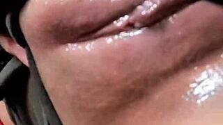 Brunette housewife squirts hard masturbating for mexican fan