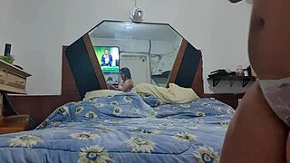 ei fazendeiro me deu 1000 reais pra eu fazer ele gozar e acabei gozando junto com ele!