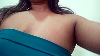 como somos las latinas... te invito a ver esta caliente con squirt leche y orgasmos jugosos