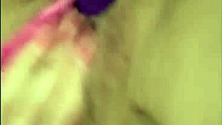 mmm que rico masturbating my wet pussy with this thick dildo 😍💦🔥