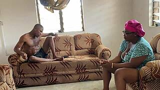 WOW CHATTING WITH MUMMY ABOUT BED SATISFACTION THEN POUNDING HER WET PUSSY!