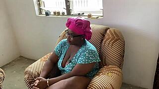 WOW CHATTING WITH MUMMY ABOUT BED SATISFACTION THEN POUNDING HER WET PUSSY!