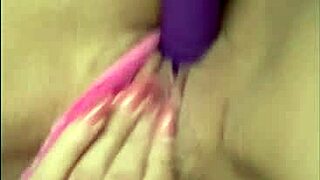 mmm que rico masturbating my wet pussy with this thick dildo 😍💦🔥