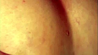 amigo fodeu o cu da minha esposa e gozou dentro dela ate transbordar com orgasmos intensos