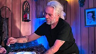 holiday season turns into hot pussy licking massage with toys and vibes 😍👅💋