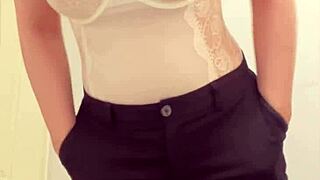 Sexy Hijab Secretary's Hot Video Tease To Boss!