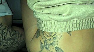 Motorista leva duas garotas de festa pra corrida noturna