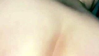 soy una latina tan pequeñita pero tan puta con verga monstruosa