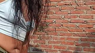 hot stepsis in sexy shorts craves cock quickie before roberto arrives