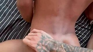 Quer ver o dominador dotado enchendo a boca e o cu do putinho de porra quente?