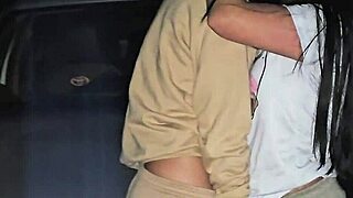 Motorista leva duas garotas de festa pra corrida noturna