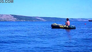 chillin' on the boat in volga river water 😎⛵