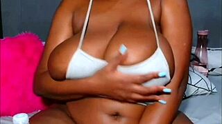 twerking black curves tease creamy housewife in sneaky toy play