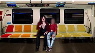 MASTURBANDO A DESCONOCIDO EN TREN MIENTRAS ESPOSO FILMA SLUTTY PUBLIC FUN
