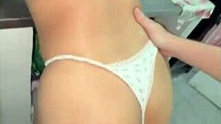 juz akhty gharaf tyzy b eabyts fl matbakh el khwal begoly aktey soty ya sharmouta w howa bynekeny