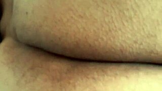chubby trans babe rams huge dildo in fat pussy