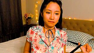 this lil 18+ asian slut cosplay fingering on webcam 😈🔥