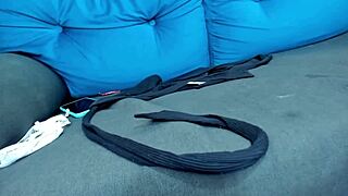 teen lesbians fingering wet pussies then licking at home?