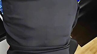 baiser par un abo au bureau makes her fat ass shake wildly!