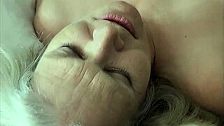 Veeの締まり良いアナルに巨根ガッツリ奥挿れ