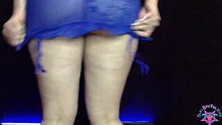 Wanna see this tattooed blonde PAWG tease her huge ass in lingerie?