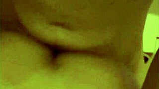 todo corno adora ouvir o amigo meter na buceta da esposa devagar... que delícia!