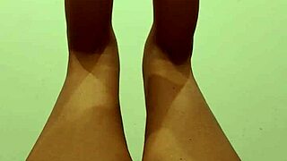 omg my wife does naked workouts spreading her hairy pussy wide 😲🔥