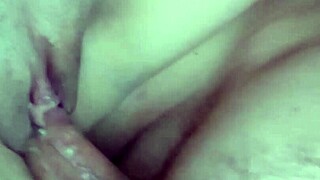 quero lamber essa buceta molhada no escuro? beijos quentes levam a gozada na xota