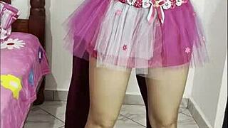 jugando con su culito inocente... la corrompi mientras cuidaba