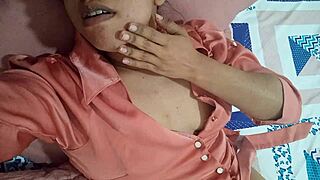 Young 18+ Mexican Girl Sells Juicy Pussy in Homemade Home Video