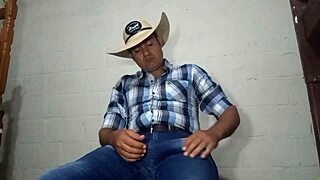 boss yuri gaucho huge brazilian bear xxl cock handjob break big cum