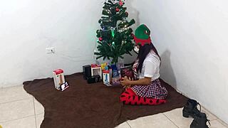 Mature student slut masturbates clit with dildo for Christmas homemade 🎄🔥