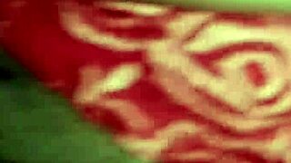 Sexy Indian bhabhi spreads for wild chudai pounding