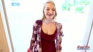 i luv how astrid fingers her wet pussy b4 gettin facefucked deep