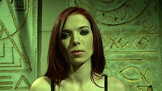 Niki fox spills secrets in pre and post scene backstage chat