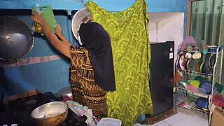 amateur housewife plays with big pussy in kitchen solo