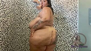 BBW Exhibicionista Tests Anal Dildo in Shower Mary Jhuana