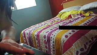 mi marido exige videollamada donde me follo su hijastro cada mes