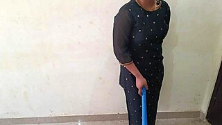 oh damn watch the dishwashing maid get fucked hard by landlord doggystyle creampie in mouth dirty hindi talk!