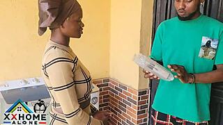 Whatsapp vendor delivers big cock straight to wet pussy 😈🍆💦