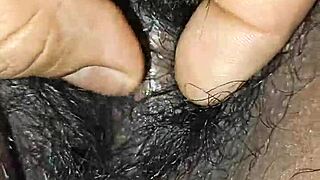 mmm indian desi babe in bed ready for pussy licking 👅😋