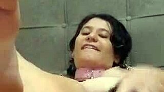 Novinha stuffs toys in wet pussy cumming hard!