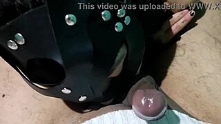 tiny latina housewife sneaks close-up ass play at home