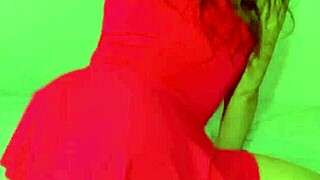 wanna see this virgin girl's pussy get fucked first time by sex machine??