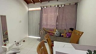 Quieres experimentar fantasías con mi hermanastra hasta cogernos rico?