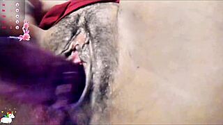 chilena amateur tempts with juicy squirts in steamy videollamadas