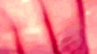 Desi bhabhi SUCKS cock wildly in mouth homemade excitement
